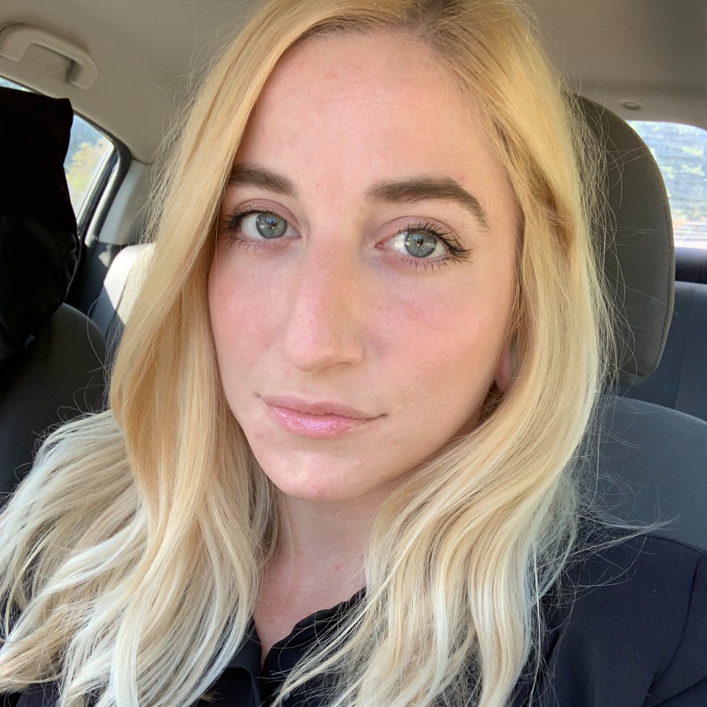 Meet your Posher, Carli